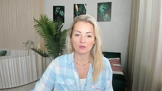 SatineDesire webcam
