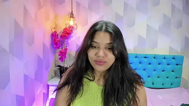 LindaBreeS webcam