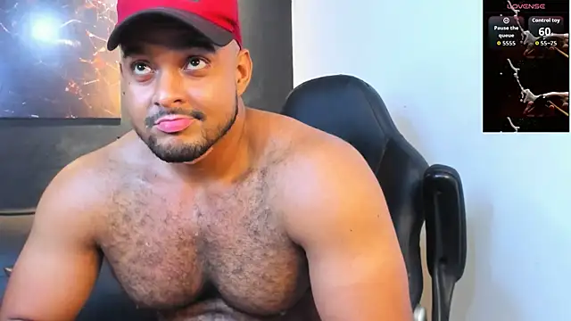Big_furry_bear13 webcam