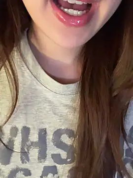 Uyennii02 webcam