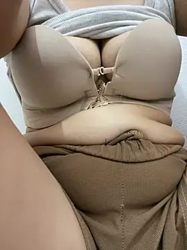 Milk_Mom99 webcam