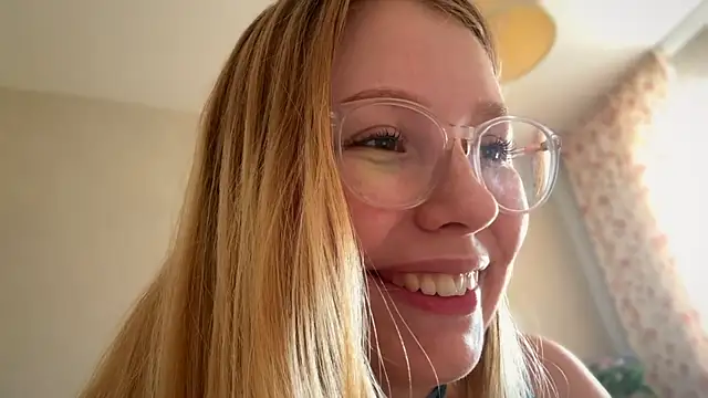HoneyAudrey webcam