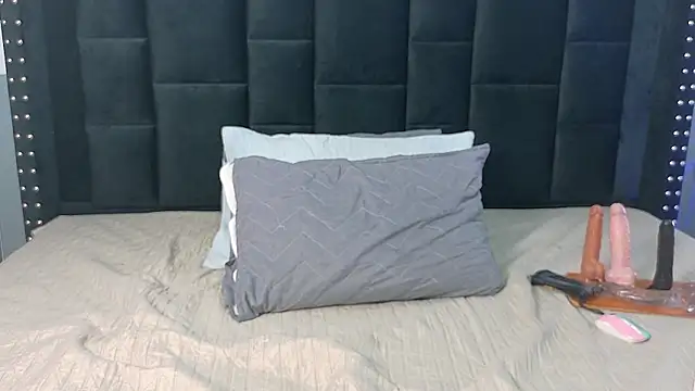 petitelittleebony webcam