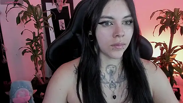 MissCharlottte_18 webcam