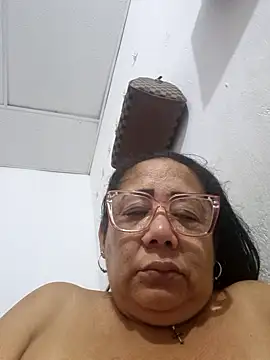 adrianahot51 webcam