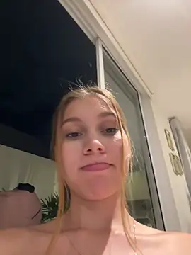 Nikii__ webcam