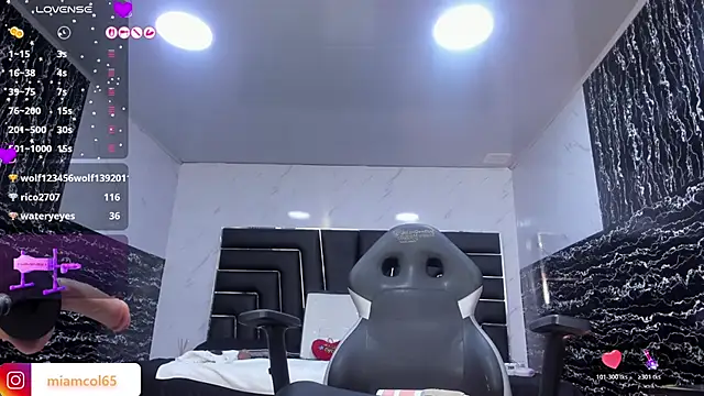 Ladyy_Scarlett webcam