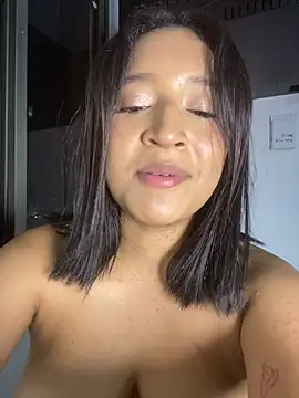 Julieta_Vegaax webcam