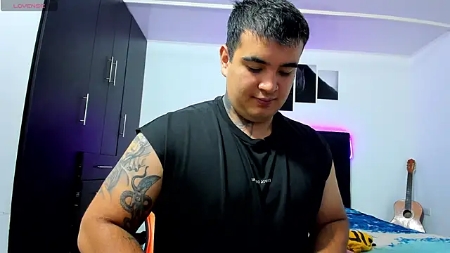thiago__cp01 live cam on StripChat