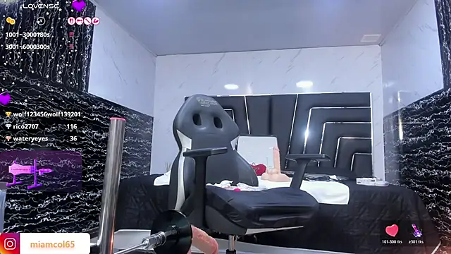 Ladyy_Scarlett webcam