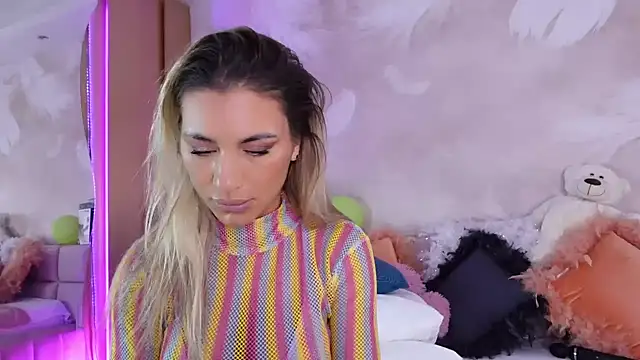 JullyBlair webcam