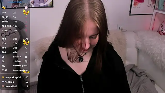Elisabeth_Binder live cam on StripChat