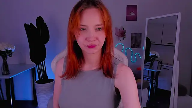 LittlePeach007 webcam