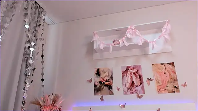 Milly_Lane webcam