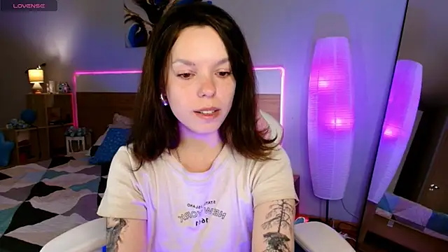 Maya_Campbell webcam