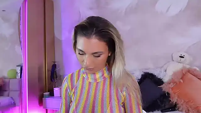 JullyBlair webcam