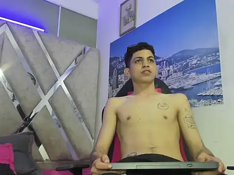 cameron_lux77 webcam