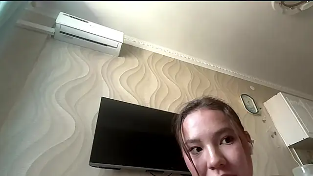 kamila_18_french webcam