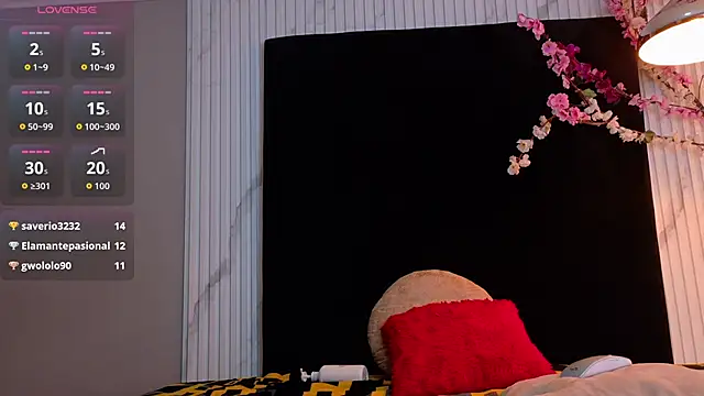 bella_moonlight_cr webcam
