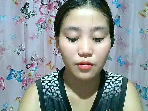 SexyAsianPussy4u live cam on StripChat