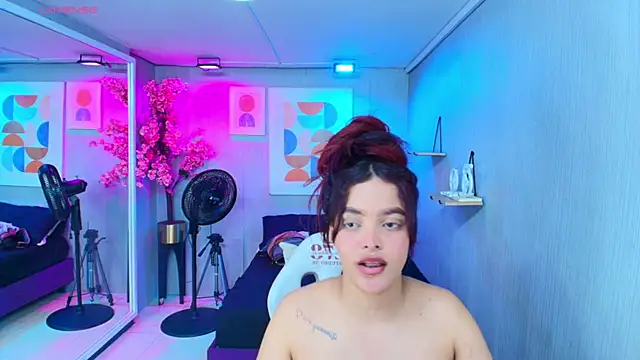 Maggy_t18 webcam