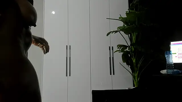 naughty_bigass webcam
