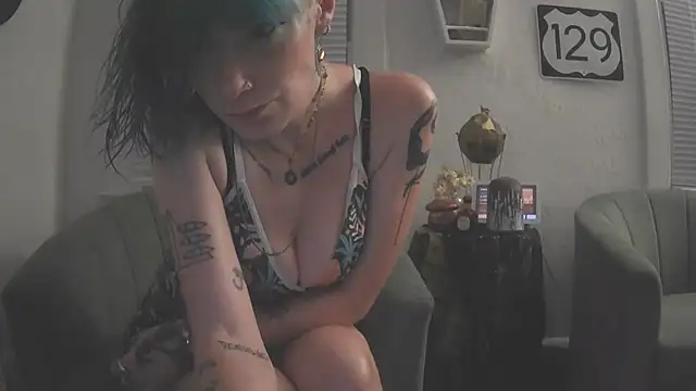 Emily0903 webcam