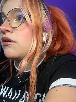 Sophia_Weest99 webcam