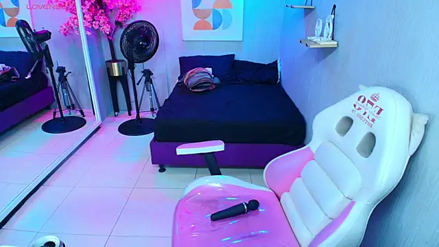 Maggy_t18 webcam
