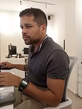 LucasGaeel webcam