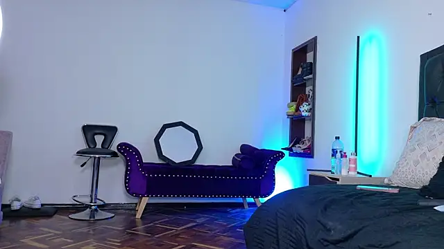 Scarlet_Hiit webcam