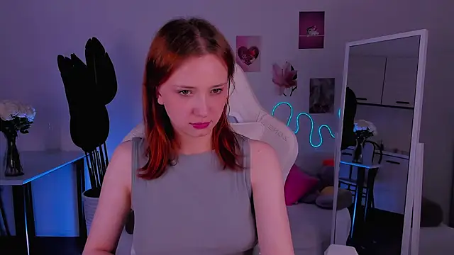 LittlePeach007 webcam