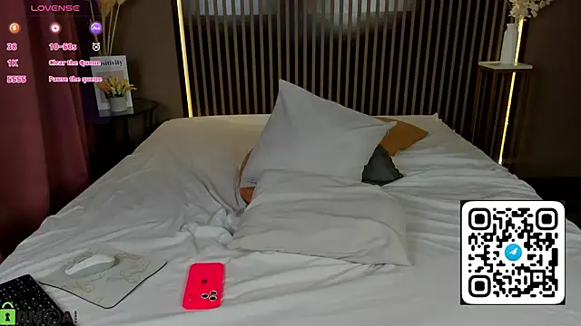 Aly_Alyc webcam