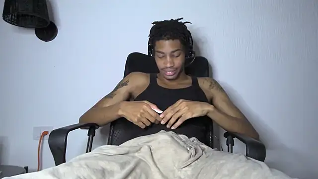 BlackBullTitus live sex cam