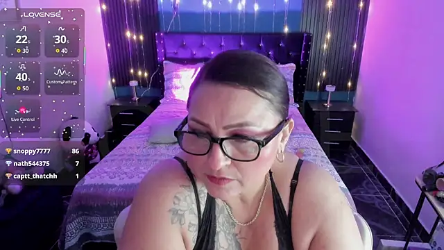 Ivonnee__ webcam