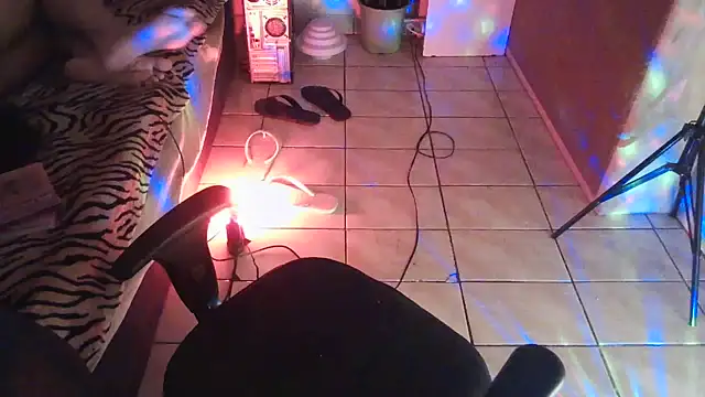 DONZELAFATALJF webcam
