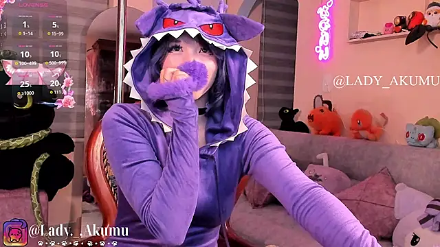 LadyAkumu webcam