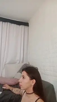 AprilRous webcam