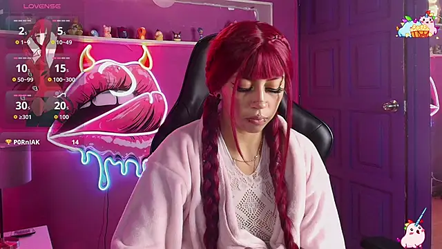 AshleyDemoni webcam