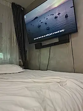 AvaSquirtMilf webcam