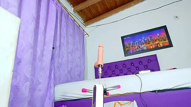 ebony_NeighborMoans webcam