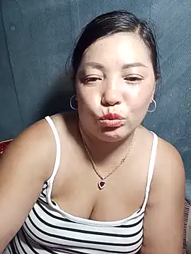 sary-hot2x webcam
