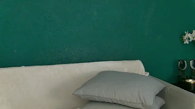 SkinnyNatty webcam