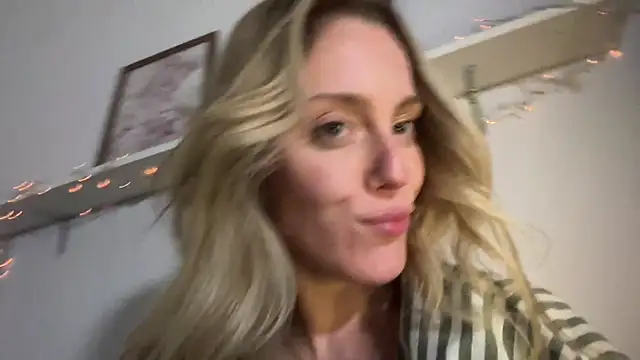 sweetemma_x - Sweetemma_x's free webcam - UK Sex Cams