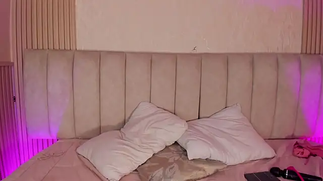 julimonroe_ webcam