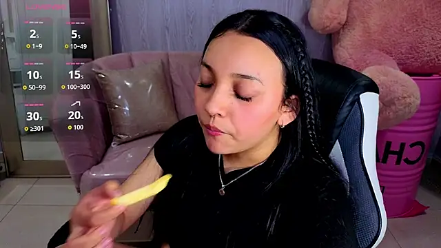 lia_harper_t
