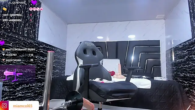 Ladyy_Scarlett webcam