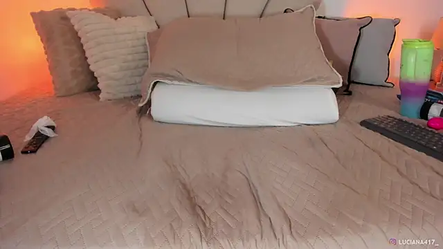 _luuciana_ webcam