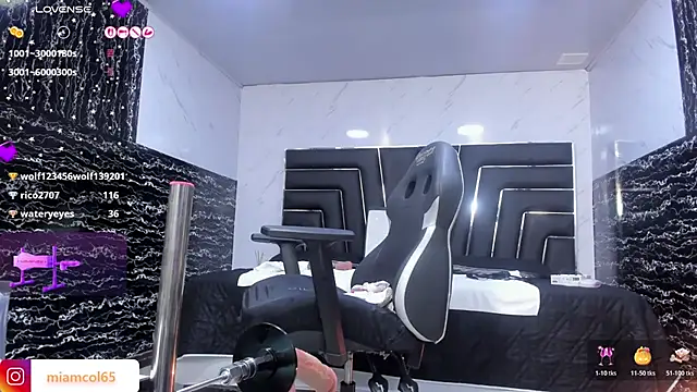 Ladyy_Scarlett webcam
