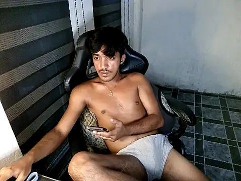 Spicy_RowyCam live cam on StripChat